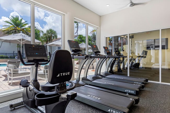 Centro at Davie Apartments