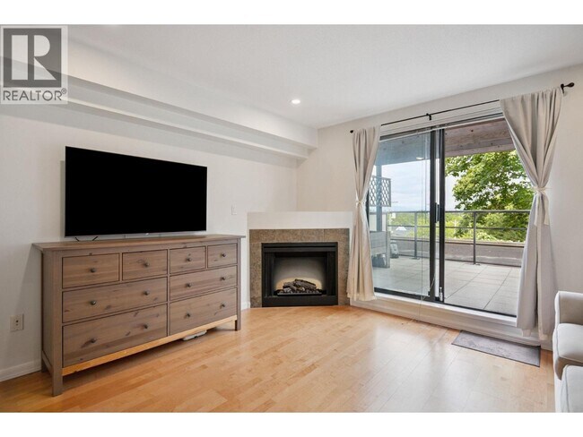 Photo - 997 W 22nd Ave Unité 305