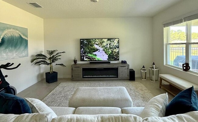 Photo - 17132 Edgemont Ln