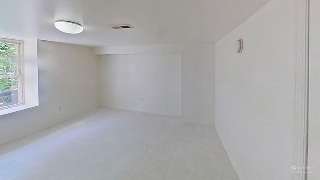 Photo - 411 Chestnut St