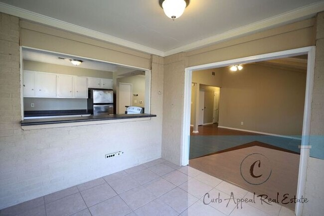 Photo - 3 Bedroom 2 Bath Home in Beautiful Neighborhood! A must see!!