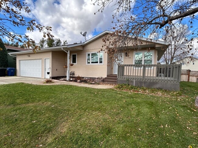 Building Photo - Spacious 5-Bedroom Family Haven with Modern Amenities