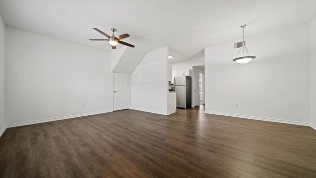 Photo - 705 Village Way Apartamento Unidad 1203