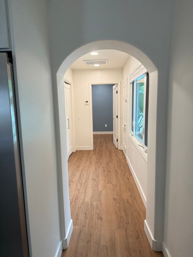 Photo - 328 East Carrillo Street Unit #D
