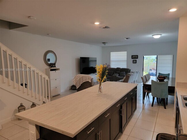 Photo - 25278 SW 108th Ave