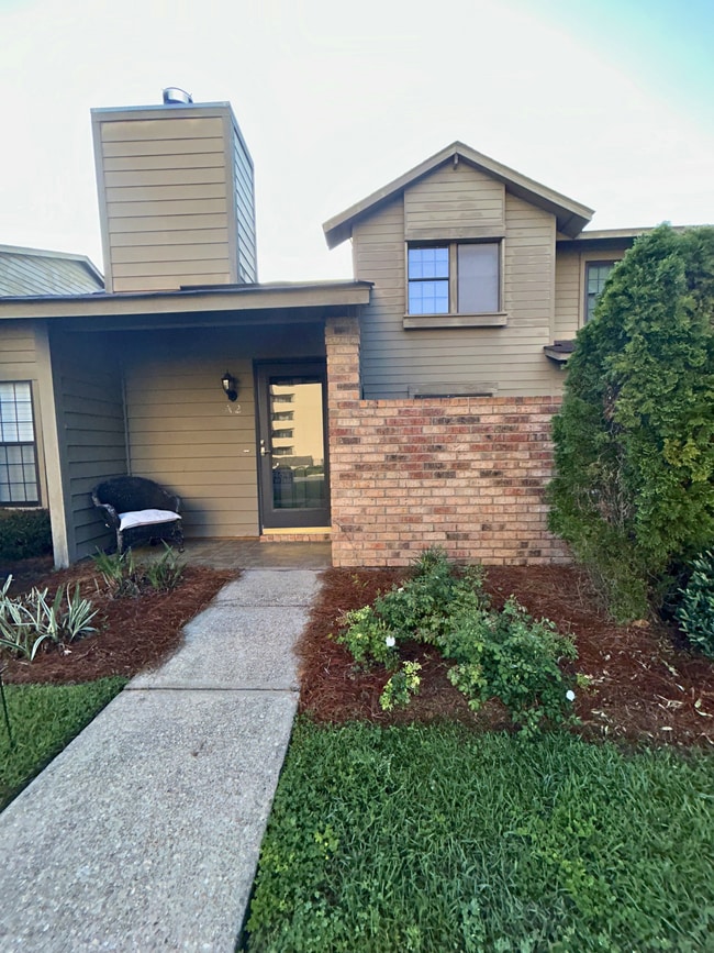 Photo - 200 Parma Dr