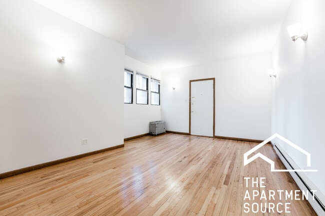 Building Photo - 629 W Melrose St Unit 1H