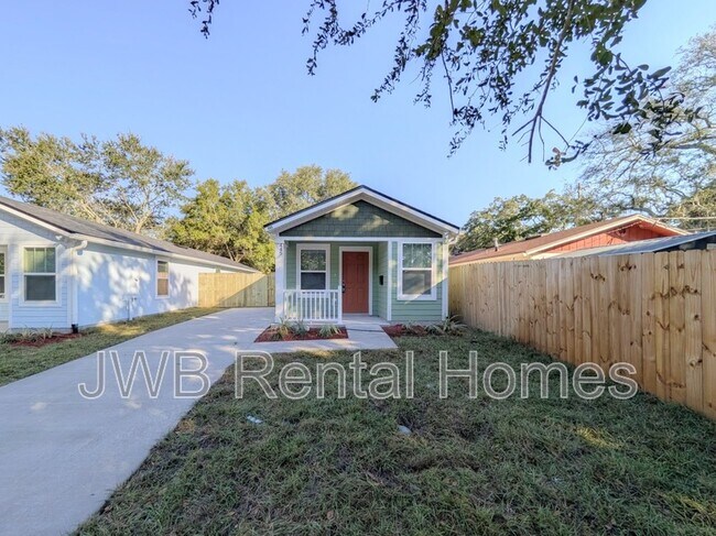 Building Photo - 445 Phelps St