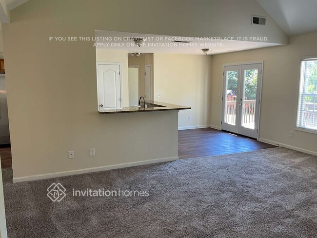 Photo - 6255 Queensdale Dr