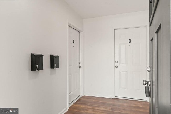 Photo - 753 W Washington St
