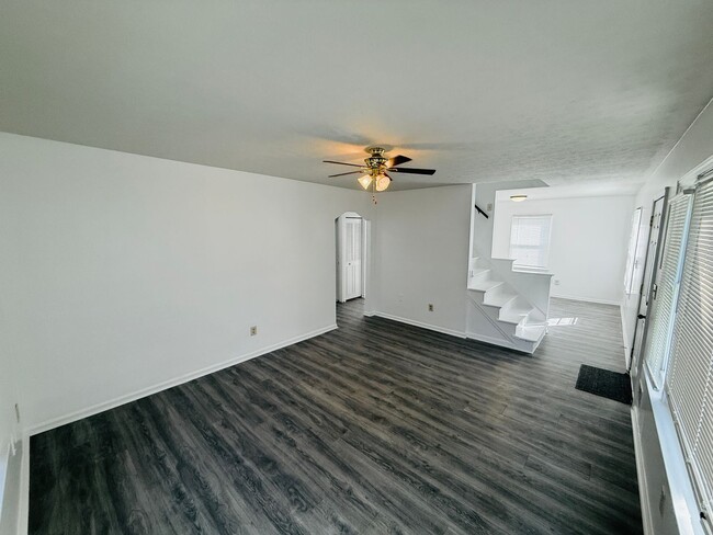 Photo - Beautiful 3-4 Bedroom 2 Bathroom Home