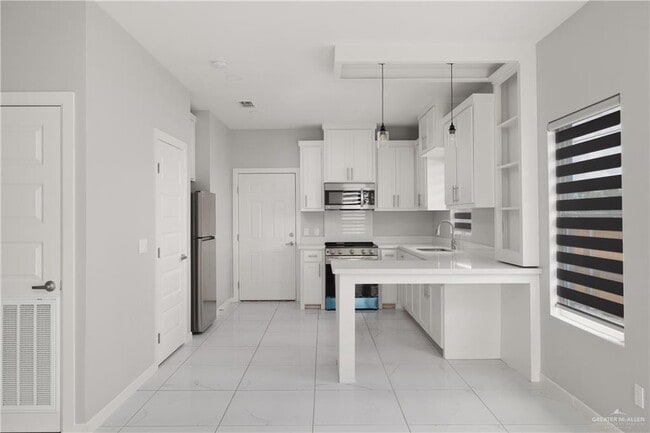 Photo - 11 Deluxe St