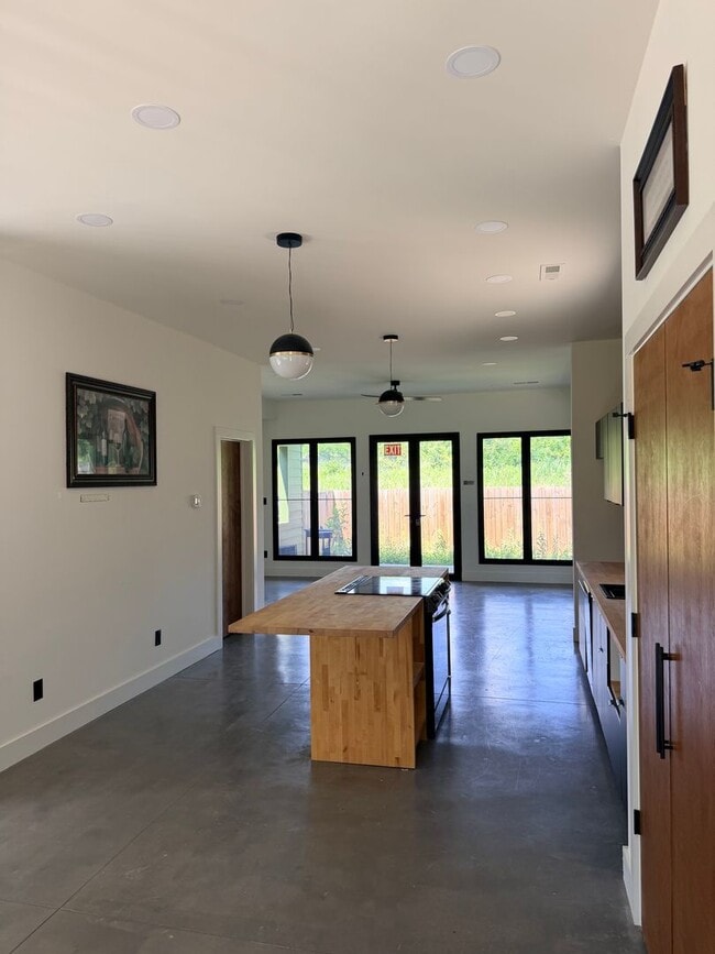 Photo - Contemporary Modern Living in North Knoxville! 37917 - 3 Bedroom, 2.5 Bath Stunning 2-story Conte...
