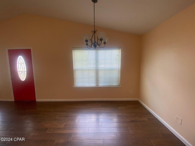 Photo - 901 Huntington Dr