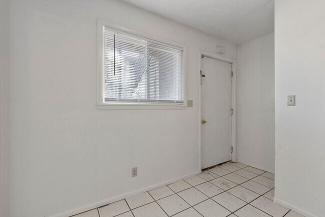 Photo - 364 W 1st N Unit #2