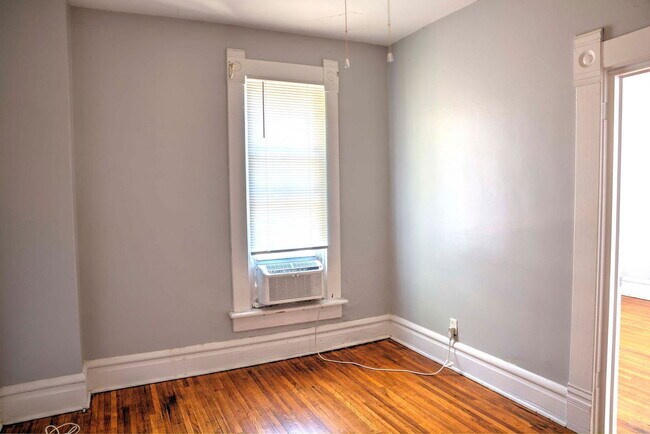 Photo - 246 W 5th Ave Unit Front