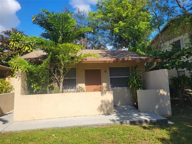 Building Photo - 2227 Monroe St Unit 6