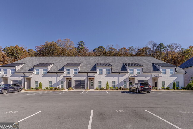 Photo - 79 Chateau Dr SE