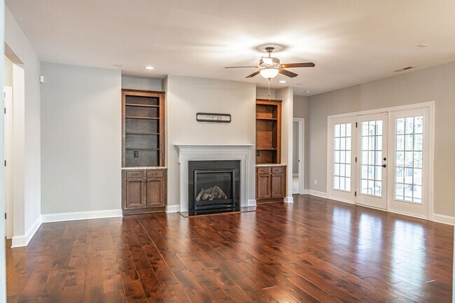 Photo - 100 Wiregrass Ln