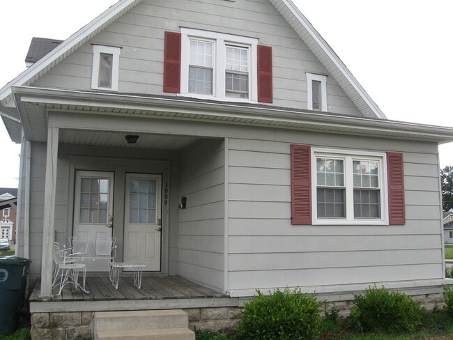 Building Photo - 1900 W Jackson St Unit *LEASE OPTION* 1900 W Jackson St.