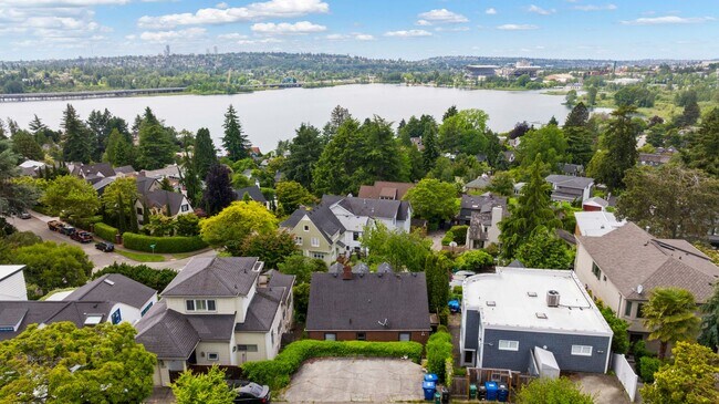 3814 46th Ave NE