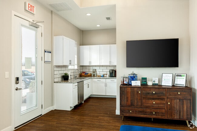 Leasing Office