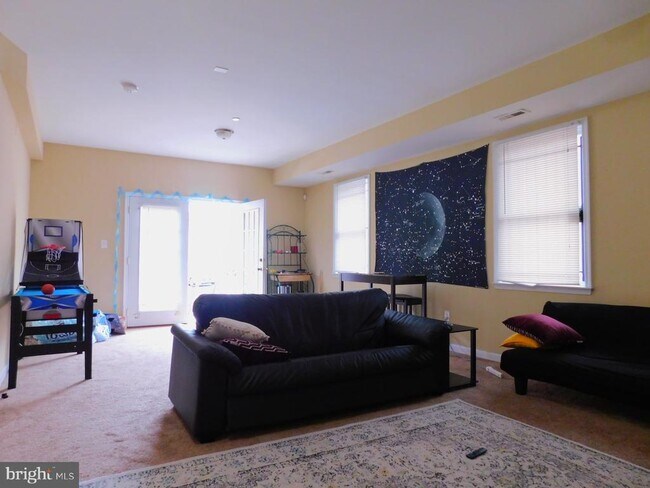 Photo - 4447 Sansom St