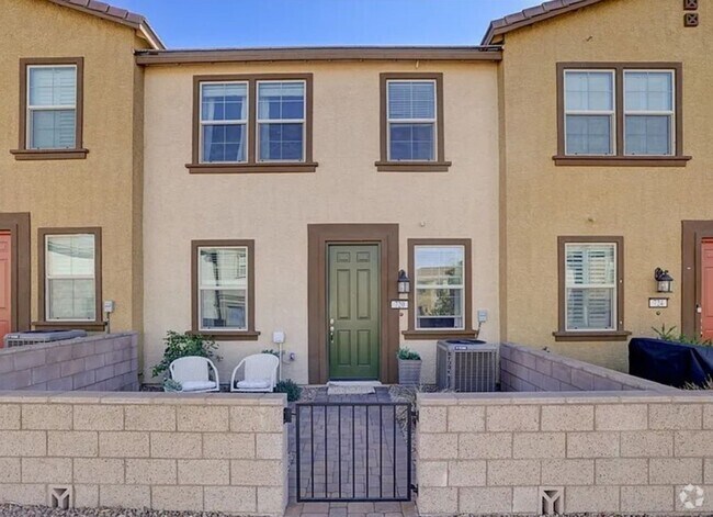 Building Photo - Beautiful, nearly new, 3 bd townhouse loca...