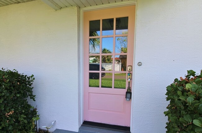 Photo - Steps to the Gulf! Spacious 3-Bed, 2 Bath ...