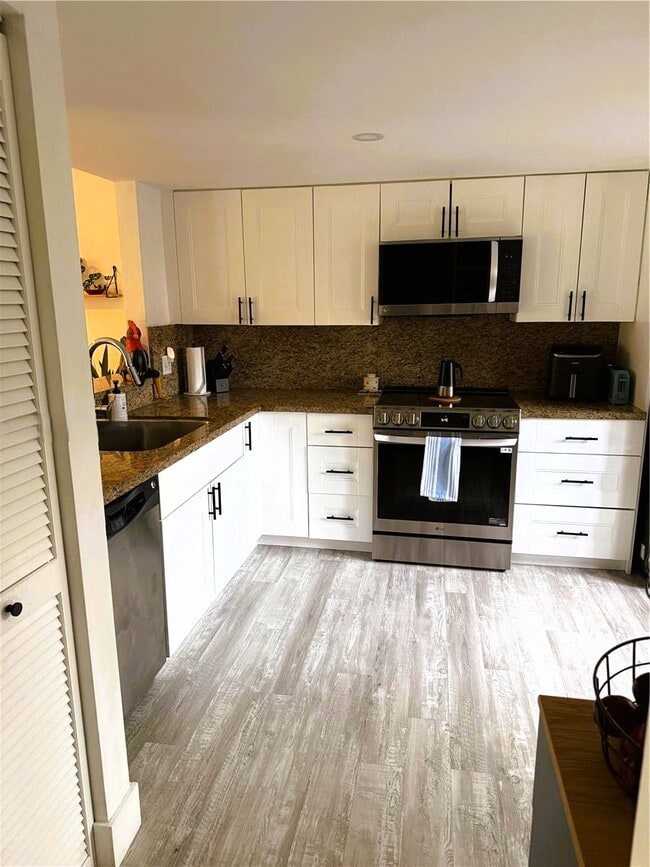 Photo - 5460 SW 70th Pl N