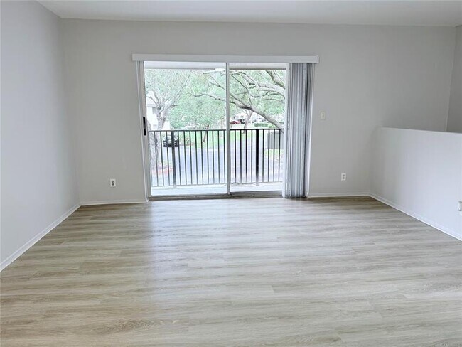 Photo - 117 Gardens Dr Unit 201