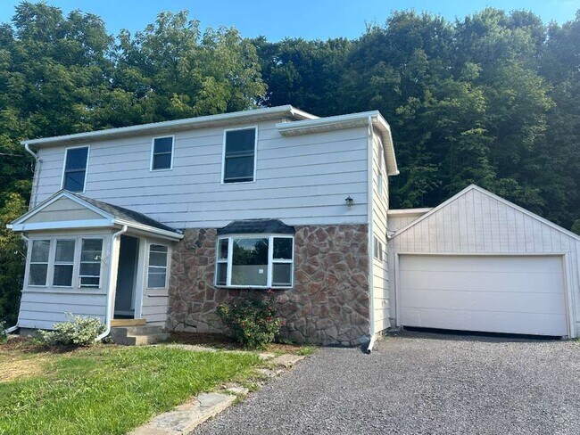 Building Photo - 66 Layton St