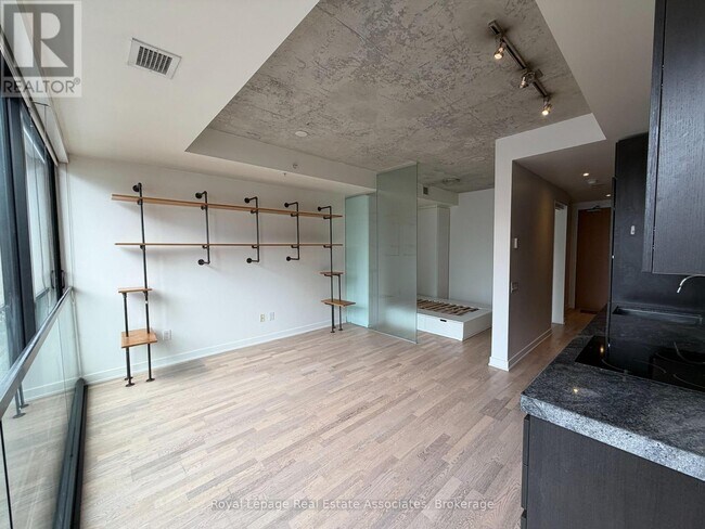 Photo - 629 King St W Unit 628