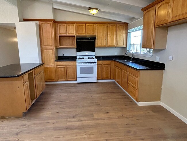 Charming home in prime location! - Charming home in prime location!
