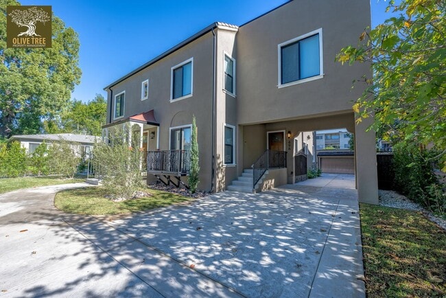 Photo - Marengo Unit 494 South Marengo