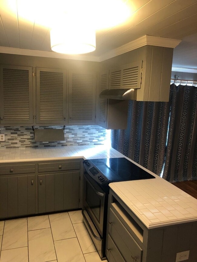 Photo - 4 Bed / 2.5 Bath