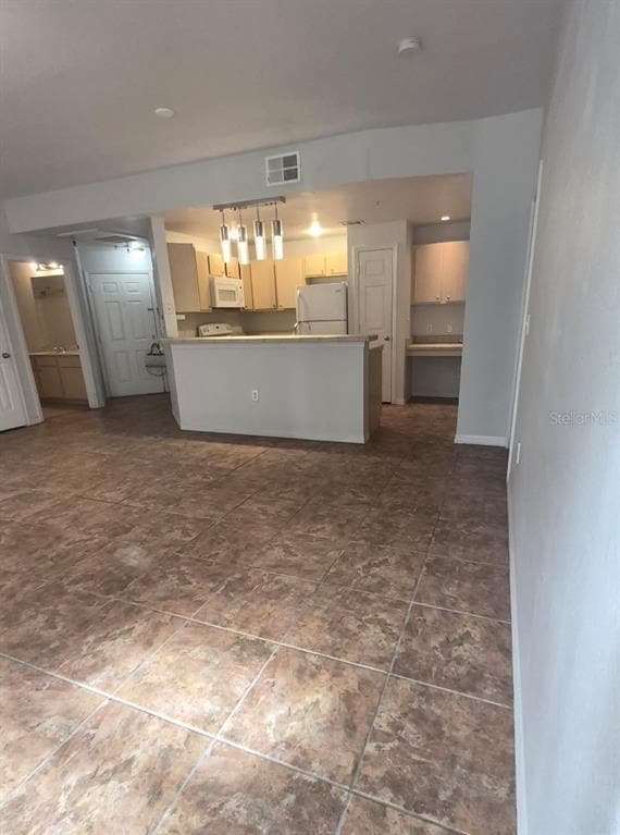 Photo - 1990 Erving Cir Unidad 102