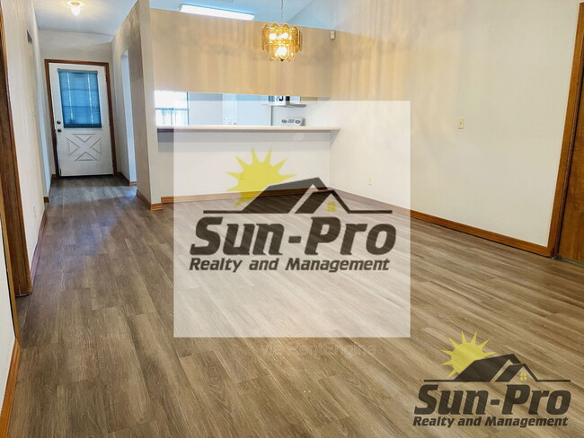 Photo - 1113 Oak Forest Cir