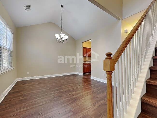 Photo - 830 Hyacinth Cir