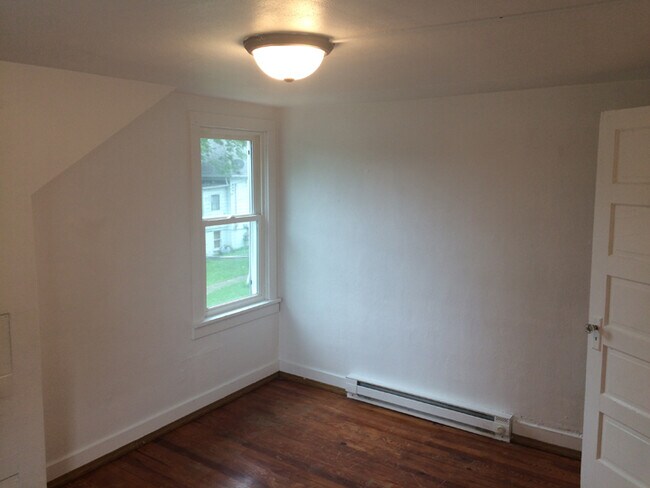 Photo - 518 W Edwards St Unidad Apt 2