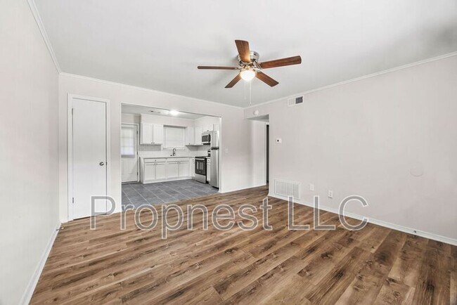 Photo - 2016 N Gregg Ave