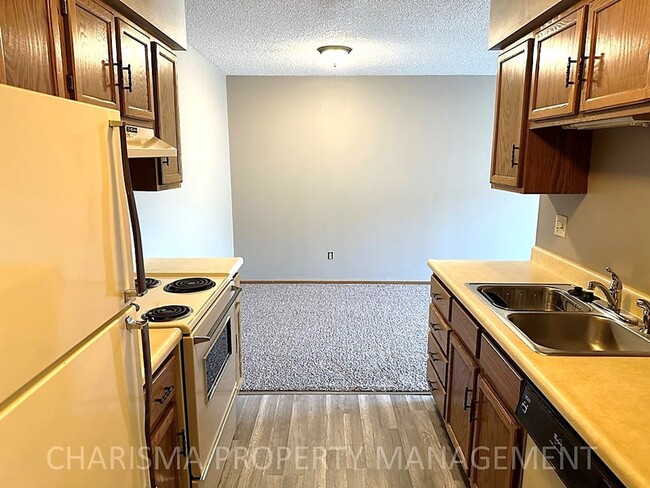 Photo - NEWLY UPDATED 2 BD, 1 BA NEAR DOWNTOWN SIO... Apartment Unit 809 W 10th St #7
