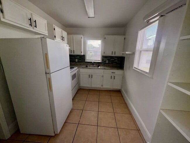 Photo - 2330 S Ferncreek Ave