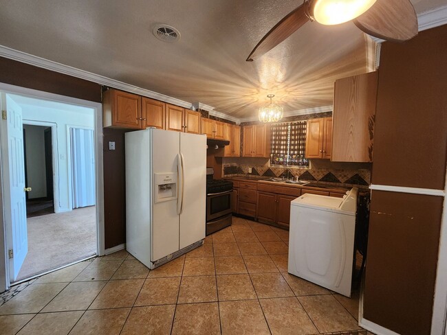Photo - 3837 Woodrow Ave