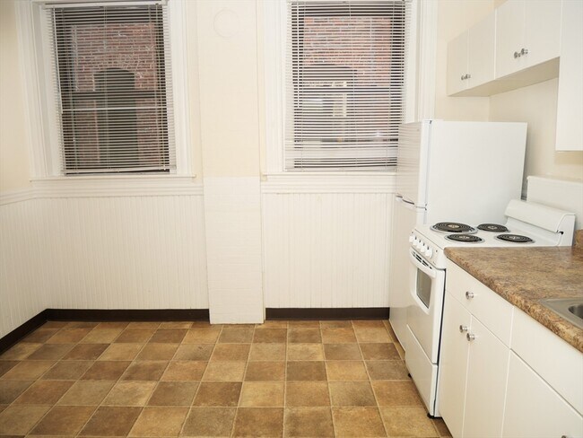1382 Beacon St Unit 12
