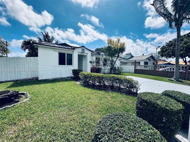 Photo - 18501 SW 115th Ave