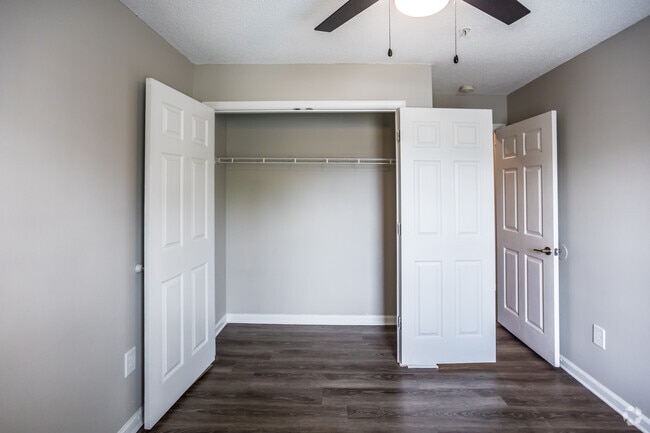 3 BR, 2 BA - 1200 SF