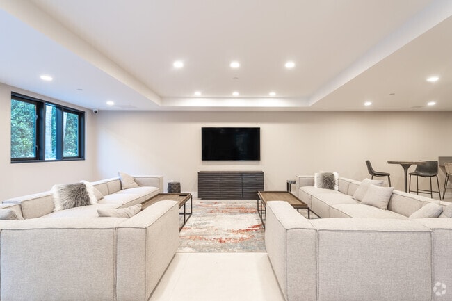 Amenity Lounge
