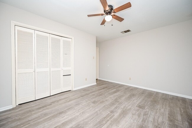 Photo - 7878 Leonora St