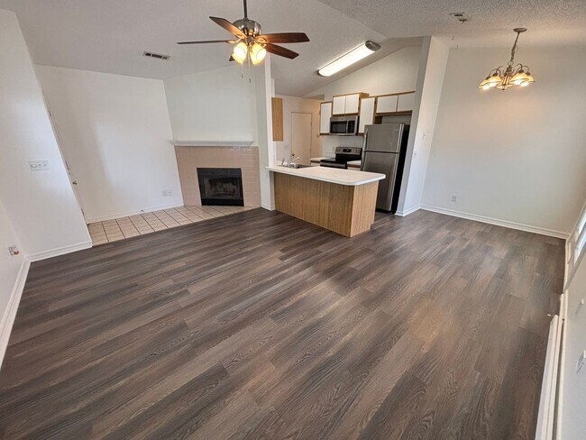 Photo - Make This Your Next Home! 2 Bedrooms, 1 Bathroom With A Garage and Lawn Maintenance *No Pets*